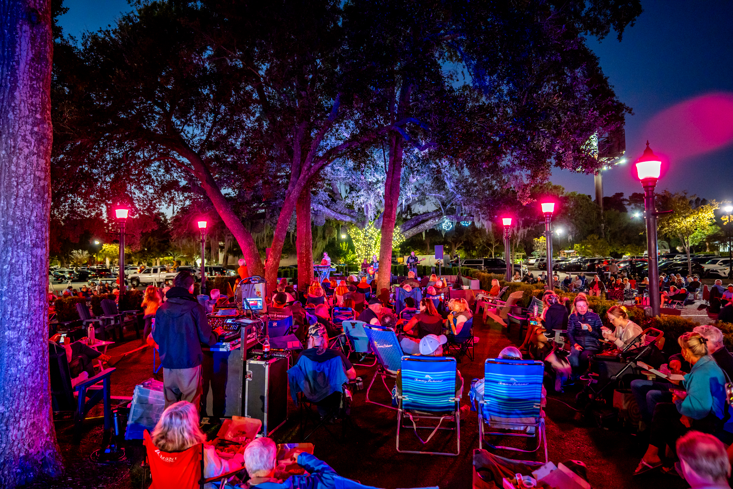 Live Under the Oaks Concert Series Returns to Towne Centre Oct. 1